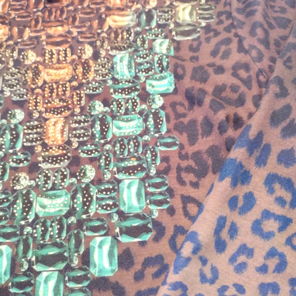 Chico's Leopard Rhinestone Top Size 0 - Picture 3 of 8